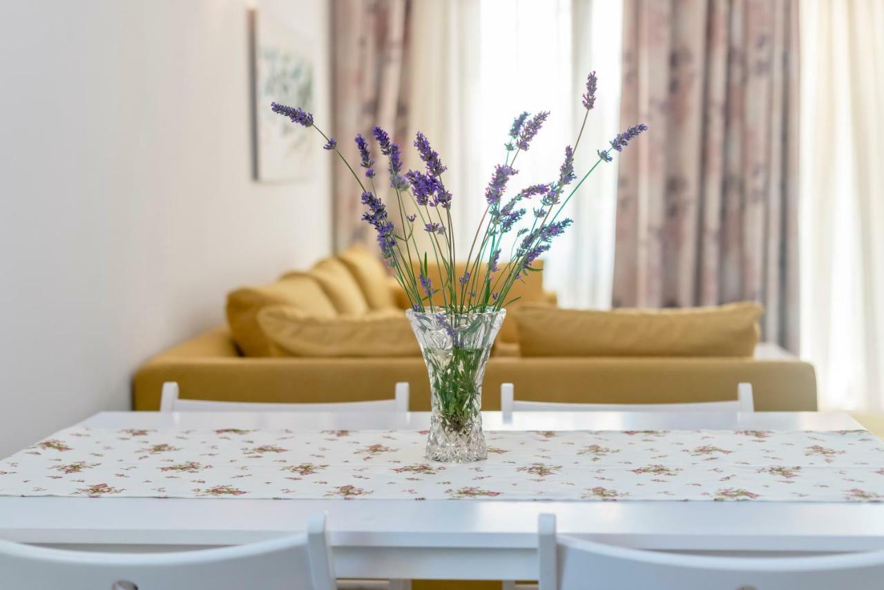 Lozna Residence Postira Eksteriør bilde
